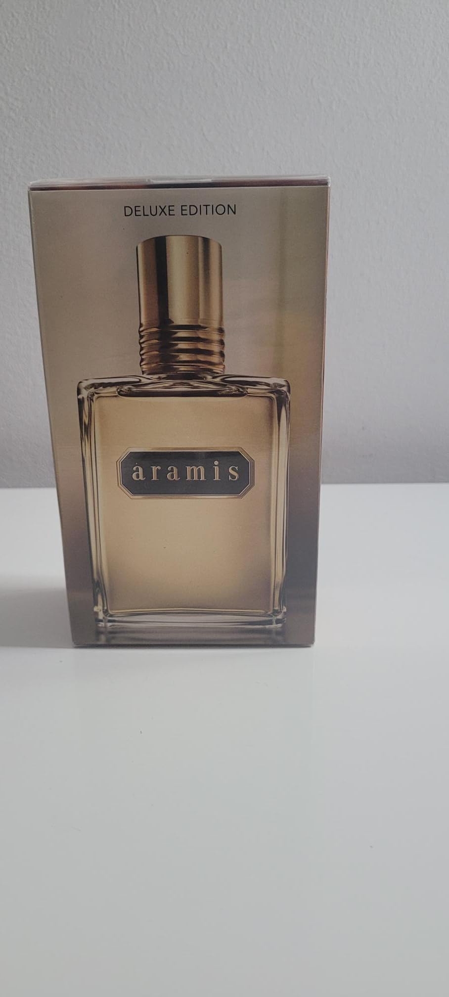 Eau De Toilette Spray 8.1 oz D825