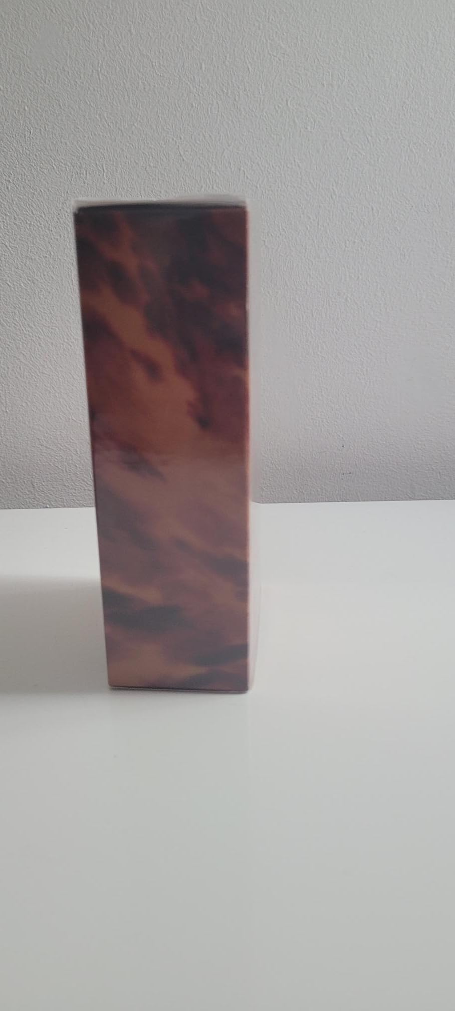 Eau De Toilette Spray 8.1 oz D825