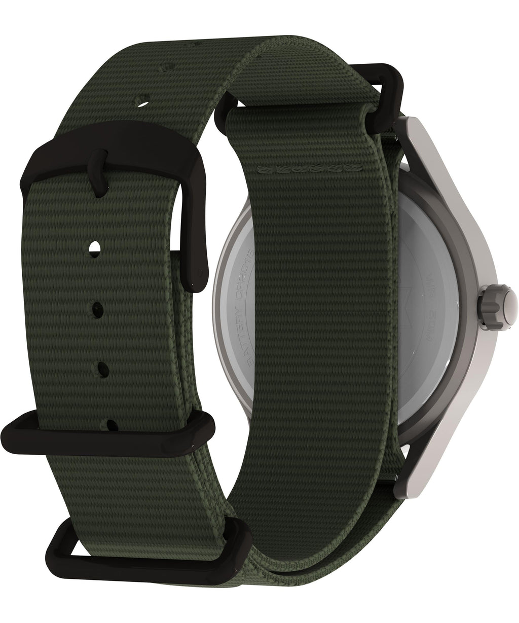40mm Analog Watch with Luminous Hands and 50M Water Resistance O418344